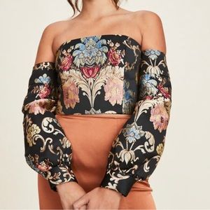 “LPA TOP 109” OFF-THE-SHOULDER FLORAL TOP
